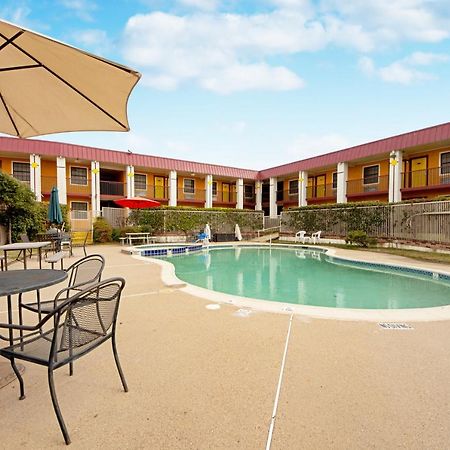 Economy Inn & Suites Denton Dış mekan fotoğraf
