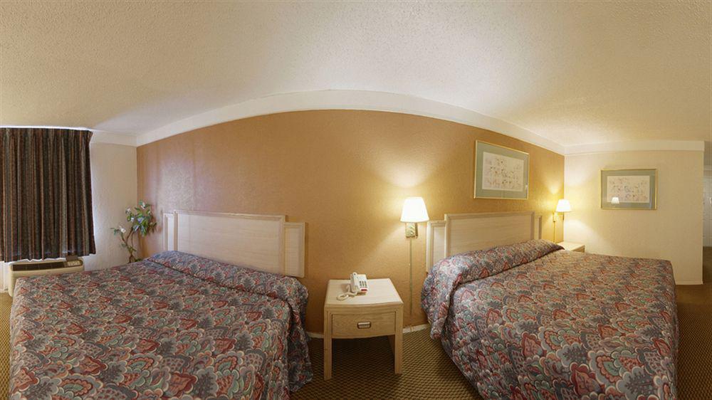 Economy Inn & Suites Denton Dış mekan fotoğraf