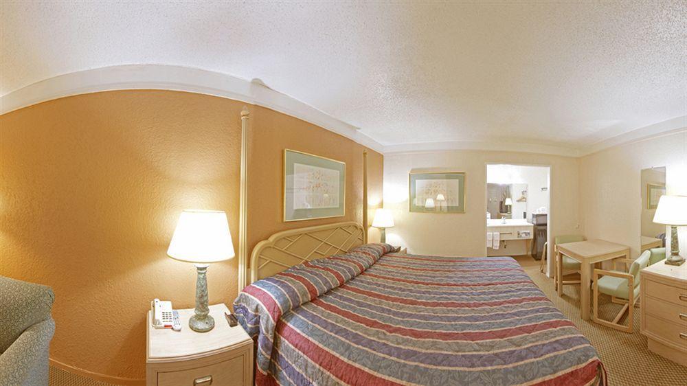 Economy Inn & Suites Denton Dış mekan fotoğraf