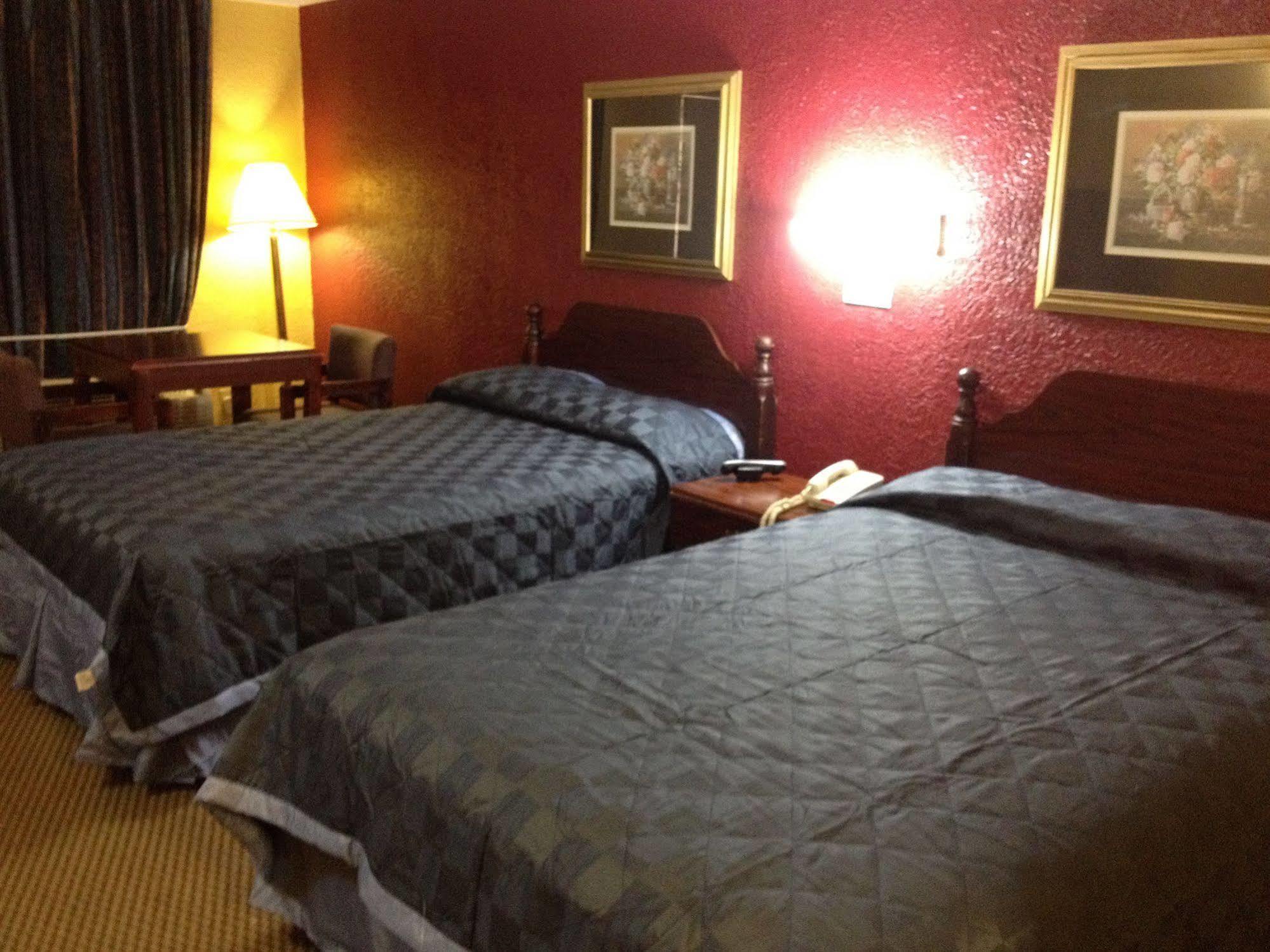Economy Inn & Suites Denton Dış mekan fotoğraf