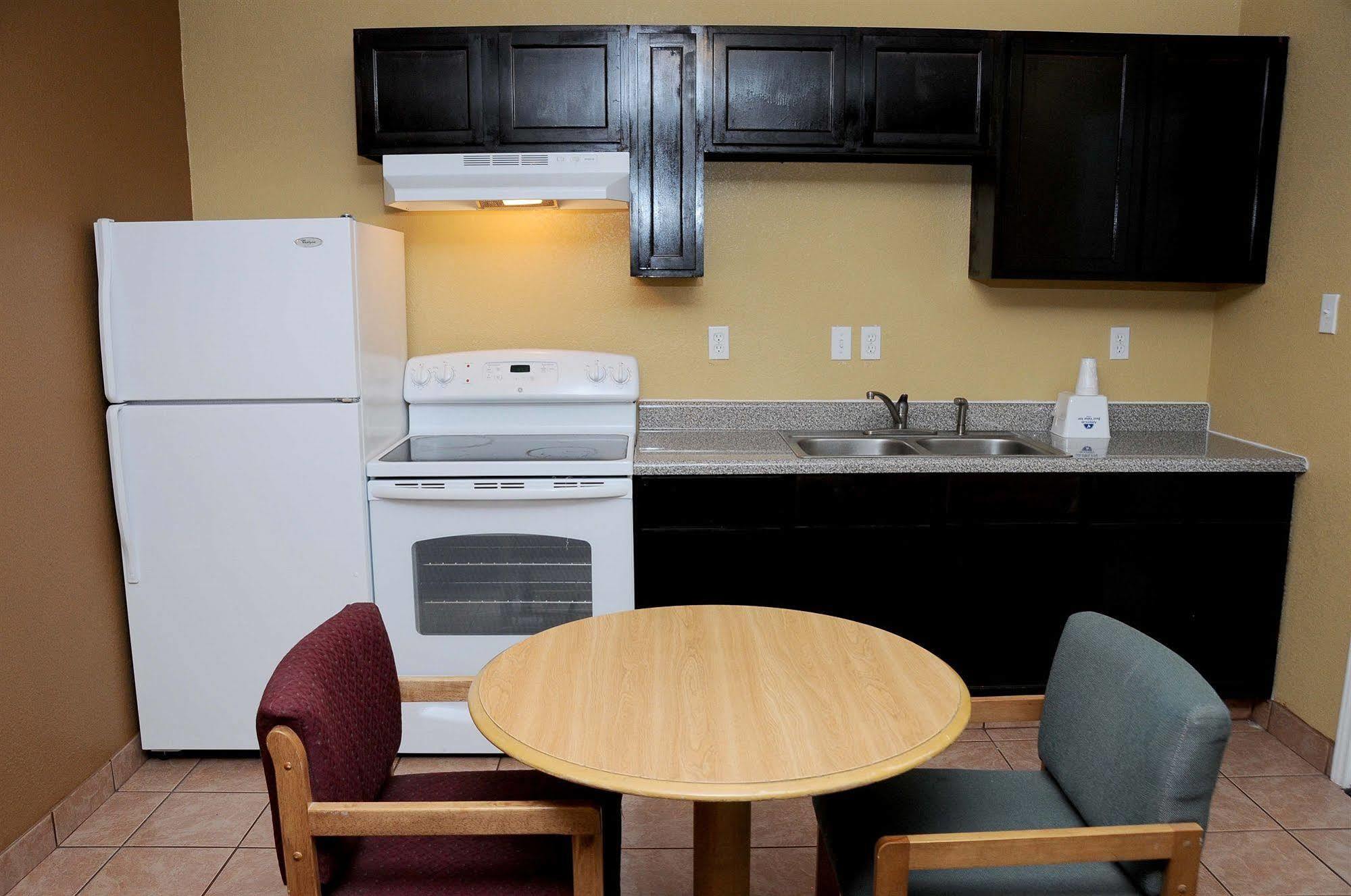 Economy Inn & Suites Denton Dış mekan fotoğraf