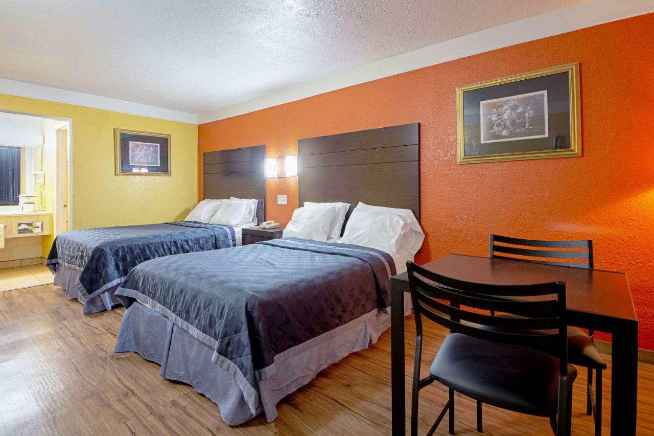 Economy Inn & Suites Denton Dış mekan fotoğraf