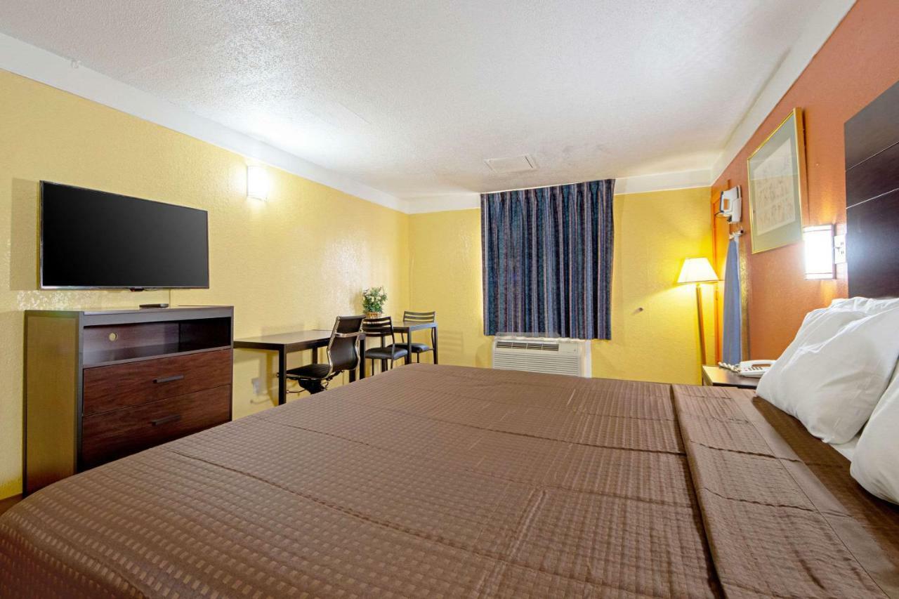 Economy Inn & Suites Denton Dış mekan fotoğraf