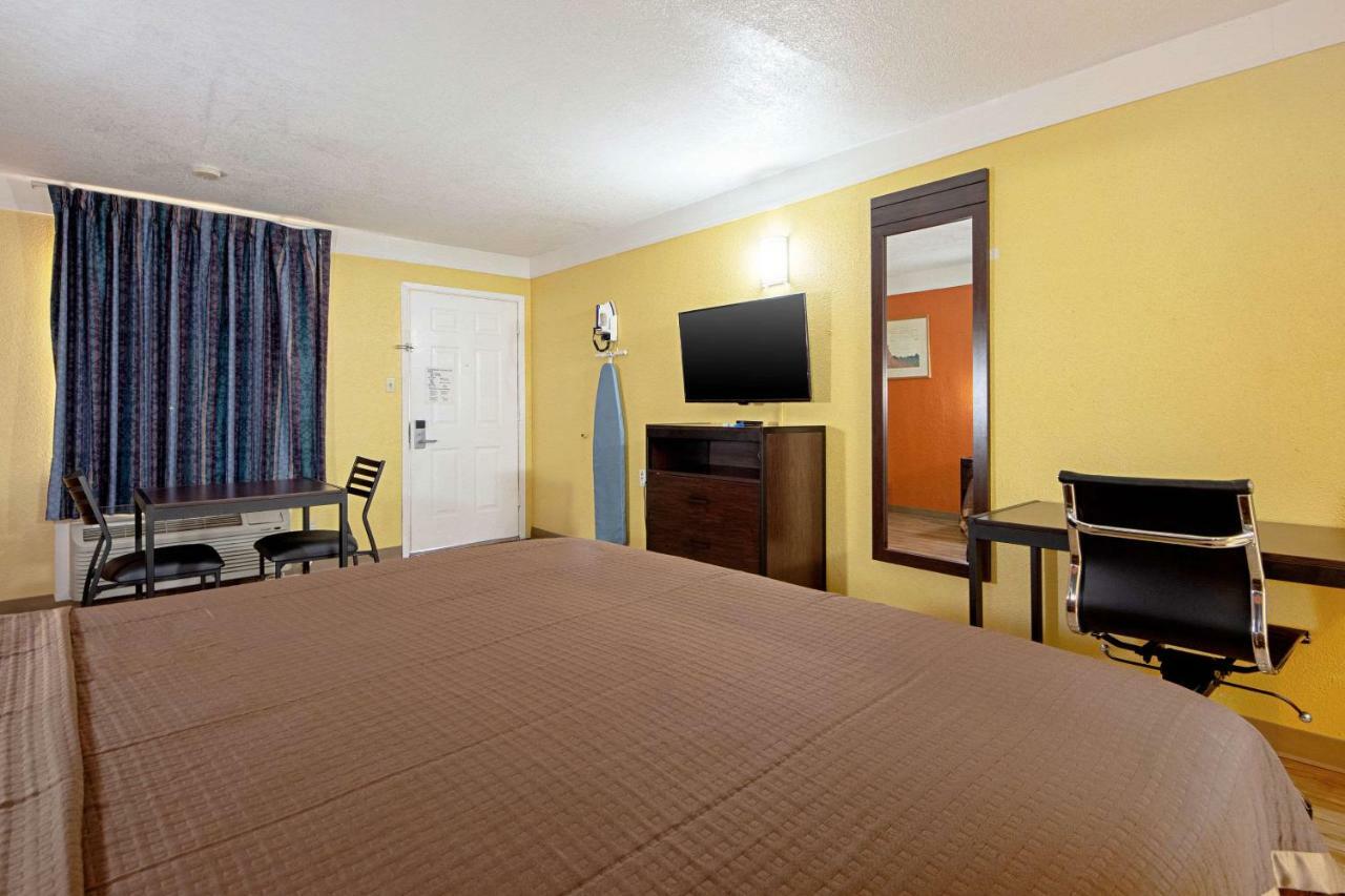 Economy Inn & Suites Denton Dış mekan fotoğraf