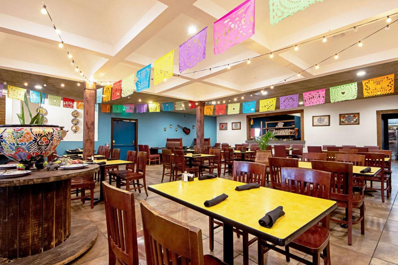Economy Inn & Suites Denton Dış mekan fotoğraf