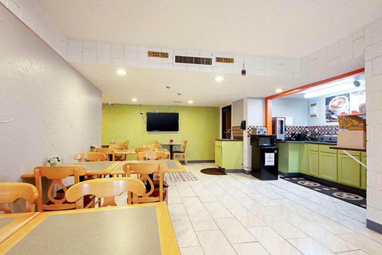 Economy Inn & Suites Denton Dış mekan fotoğraf