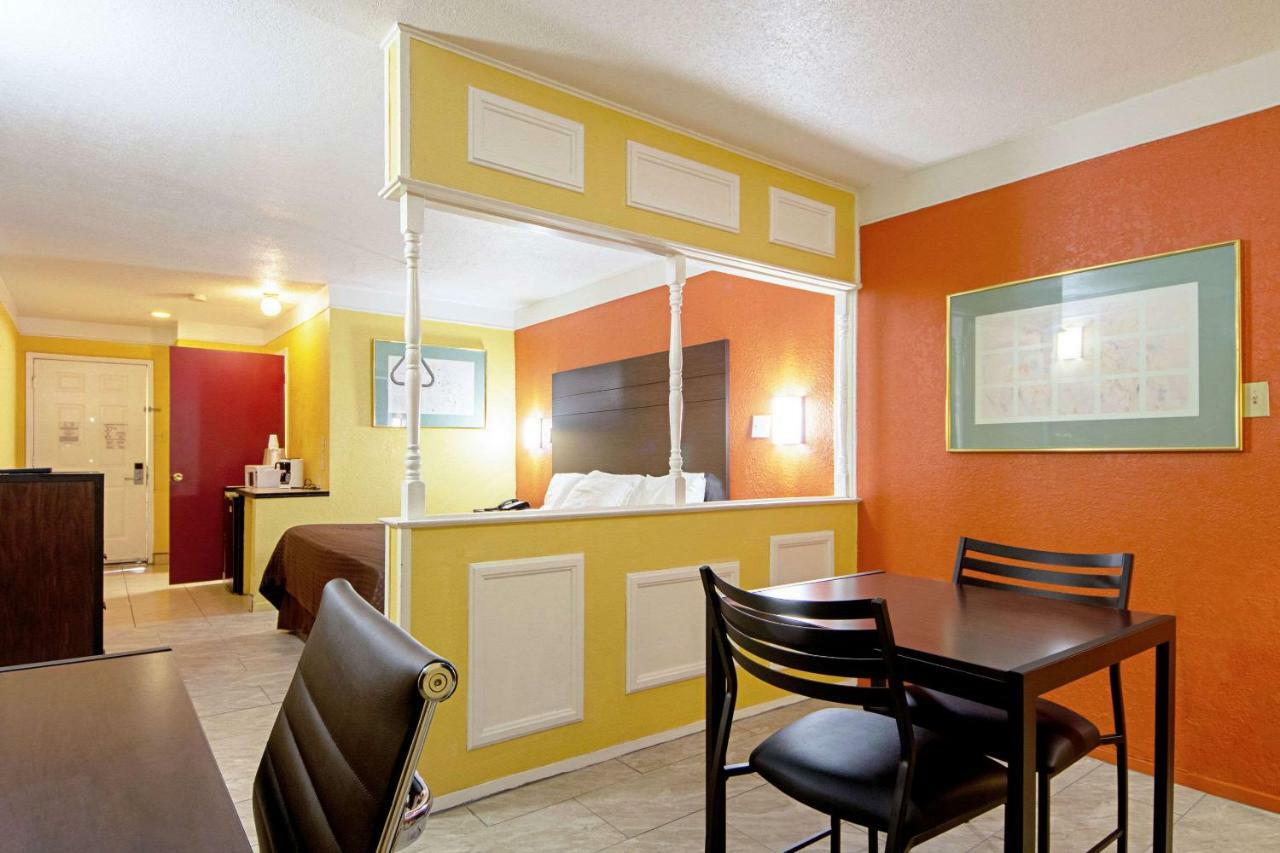 Economy Inn & Suites Denton Dış mekan fotoğraf