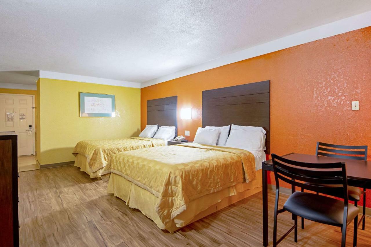 Economy Inn & Suites Denton Dış mekan fotoğraf