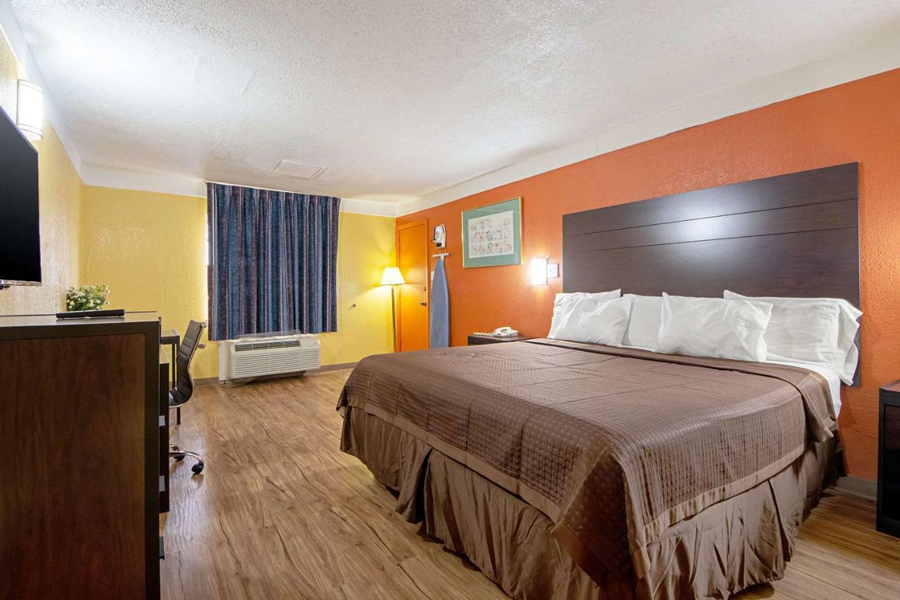 Economy Inn & Suites Denton Dış mekan fotoğraf