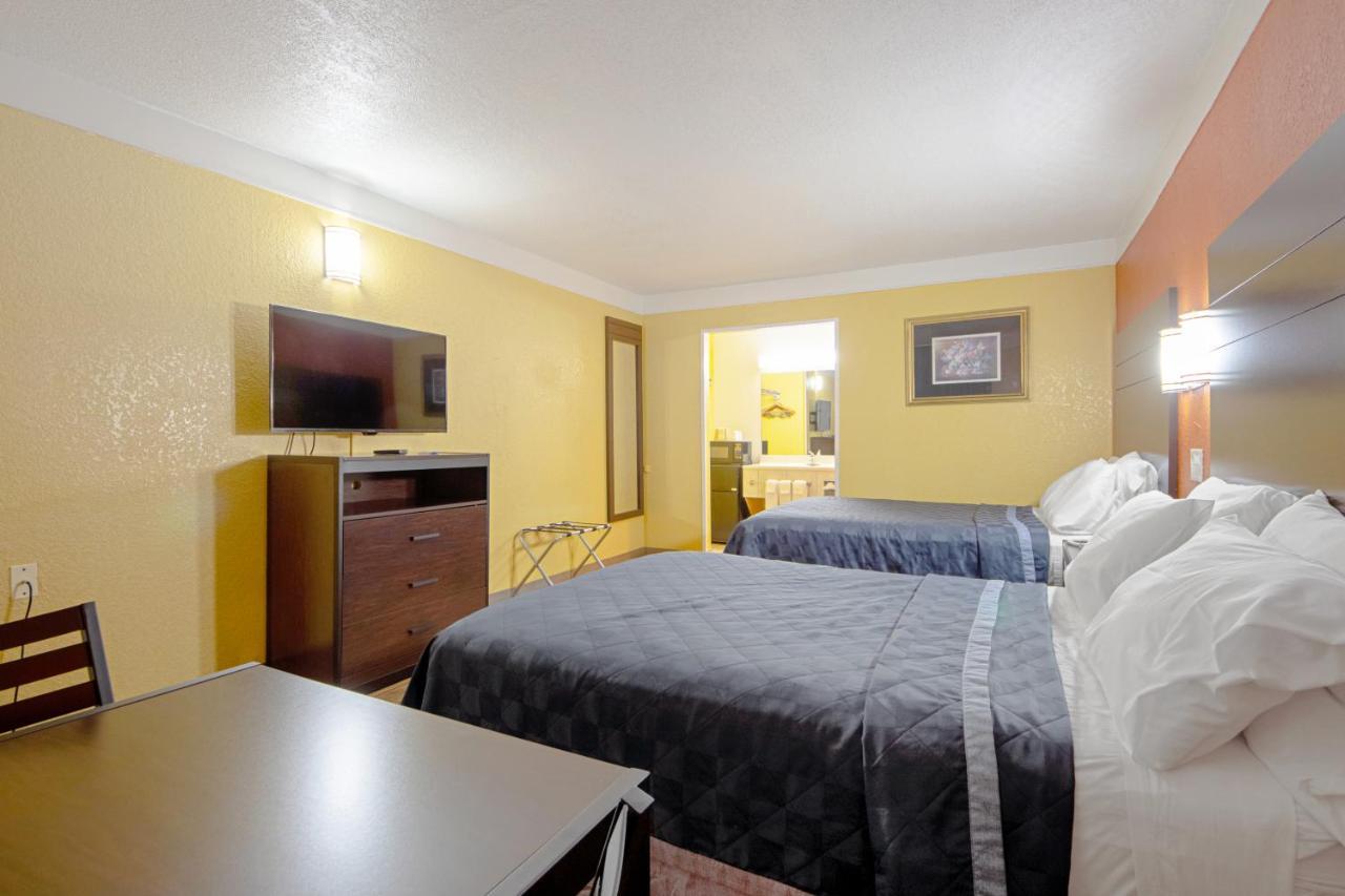 Economy Inn & Suites Denton Dış mekan fotoğraf