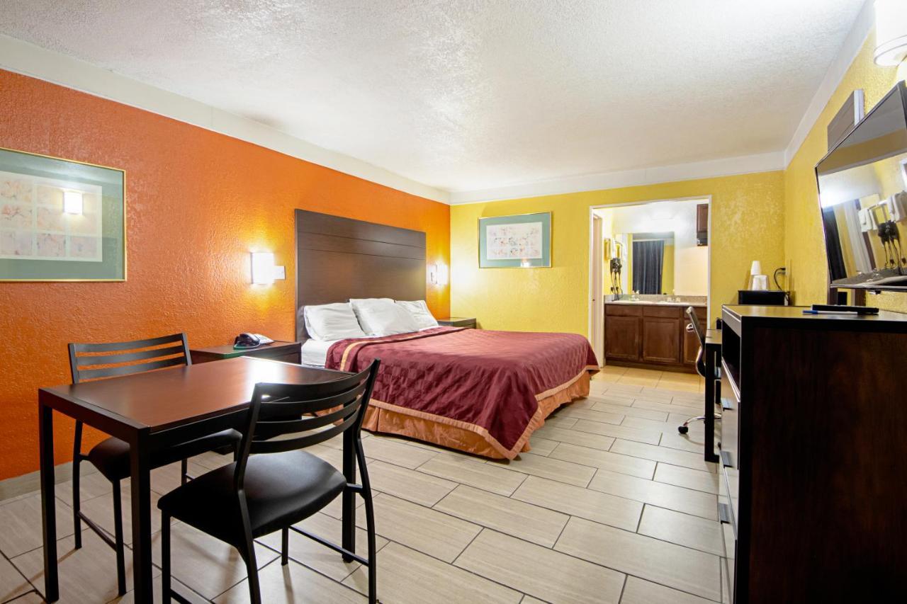 Economy Inn & Suites Denton Dış mekan fotoğraf